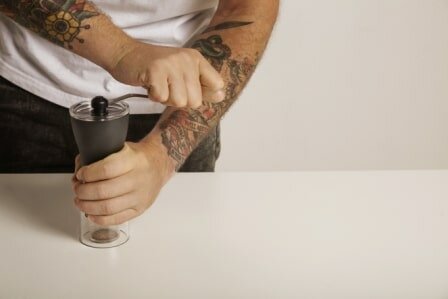 Top 15 Best Manual Coffee Grinders in 2020